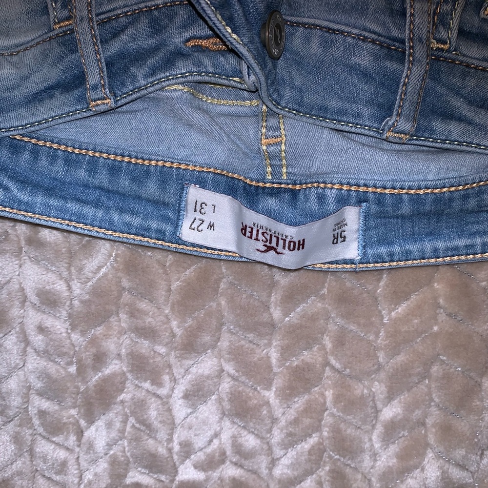Light wash Hollister jeans
